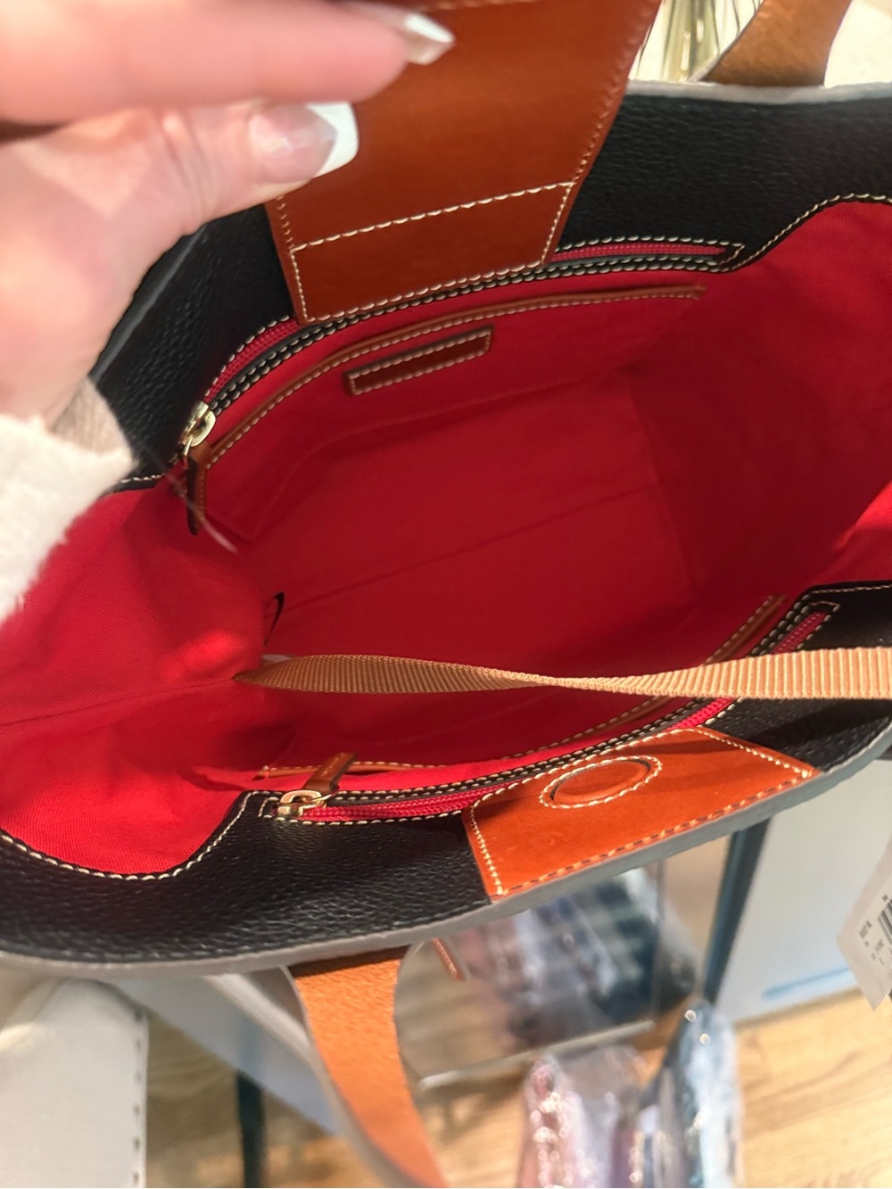 Dooney and BOURKE black pebble grain Brinley - Picture 7 of 8